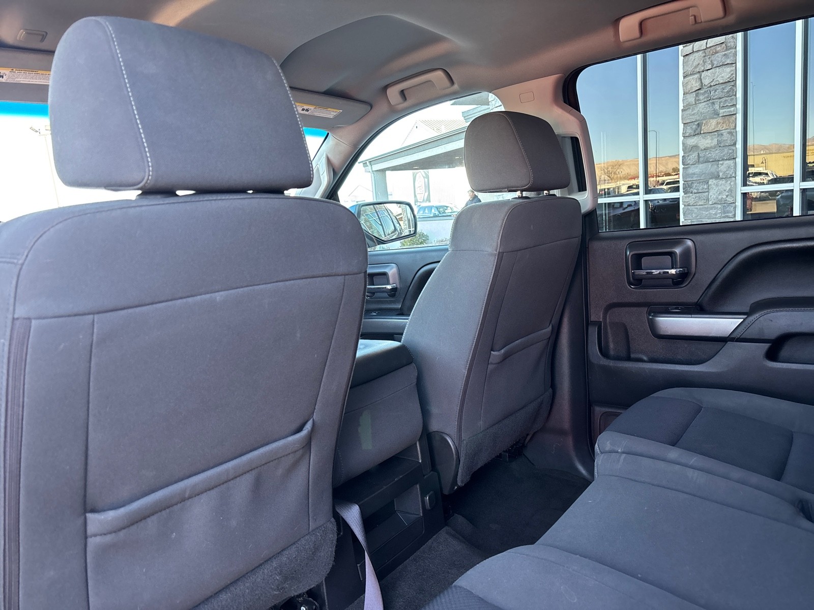 Vehicle image 25 of 31