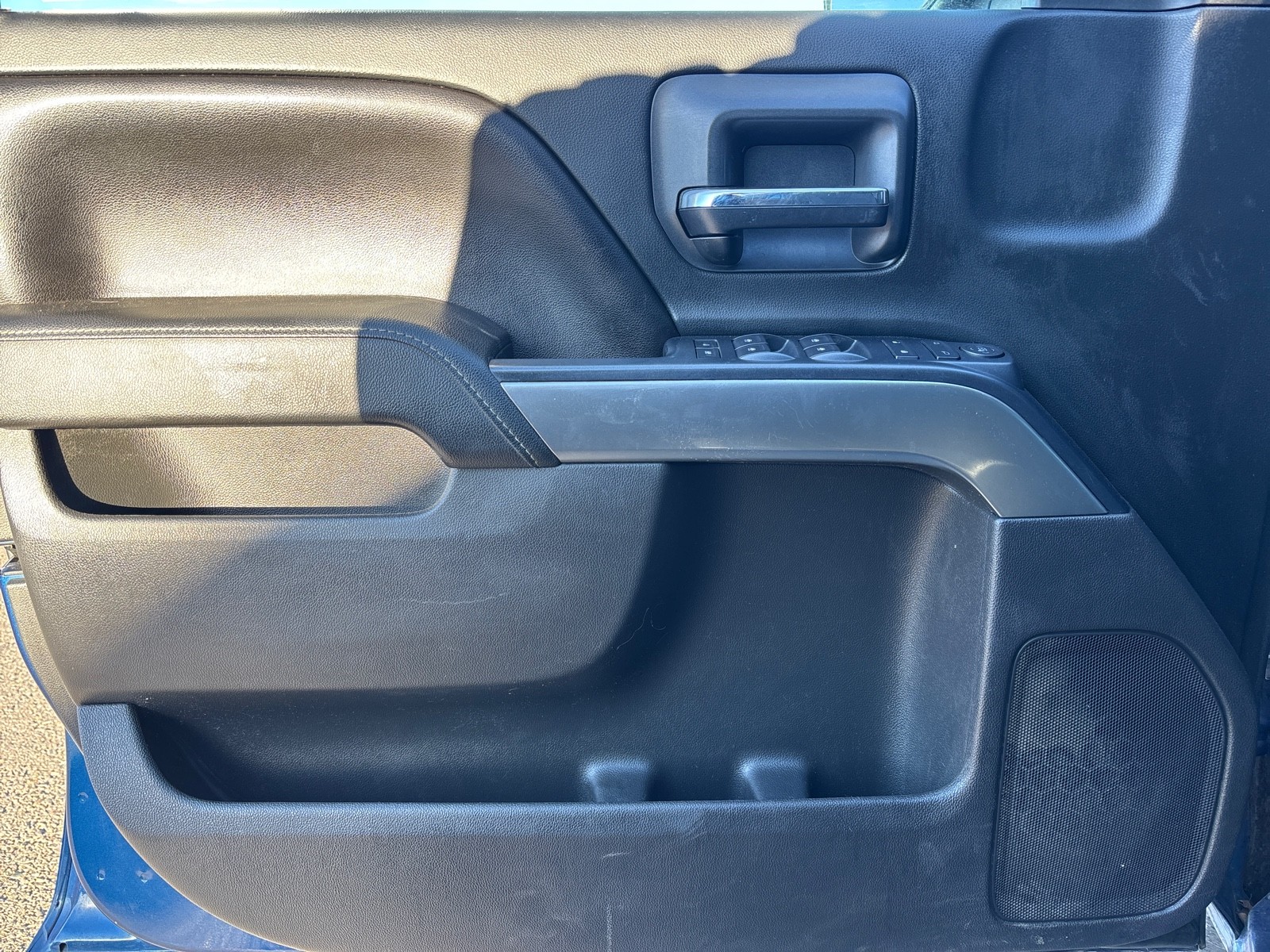 Vehicle image 9 of 31