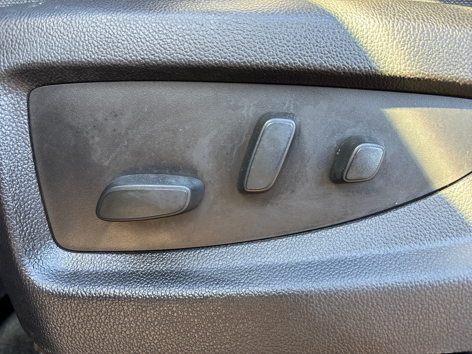 Vehicle image 12 of 31