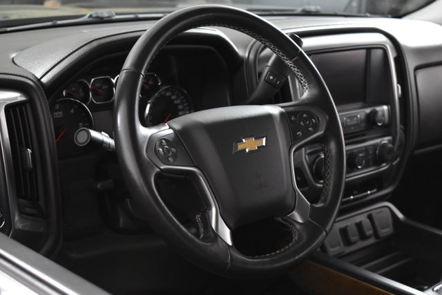 Vehicle image 21 of 30