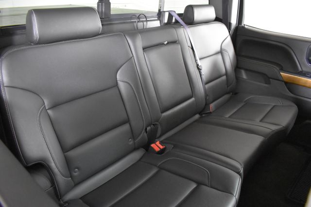 Vehicle image 18 of 30
