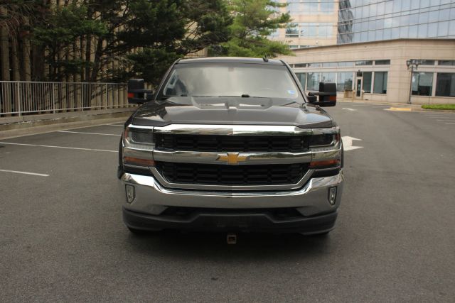 2016 Chevrolet Silverado 1500 LT Image 2 of 32