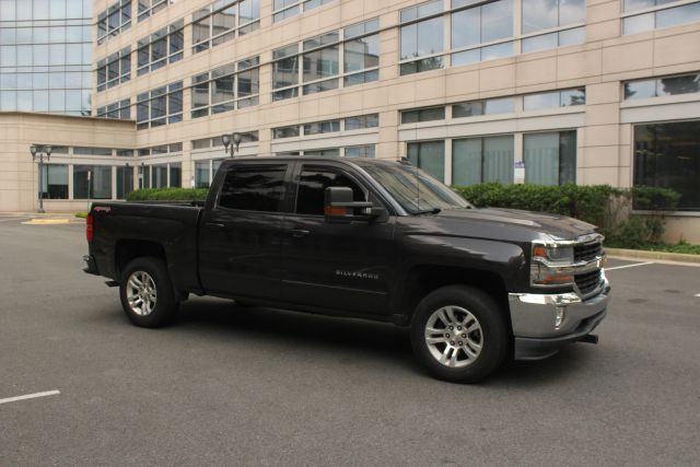 2016 Chevrolet Silverado 1500 LT Image 3 of 32