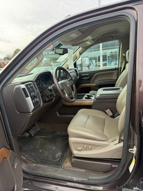 2016 Chevrolet Silverado 3500HD LTZ Image 8 of 12