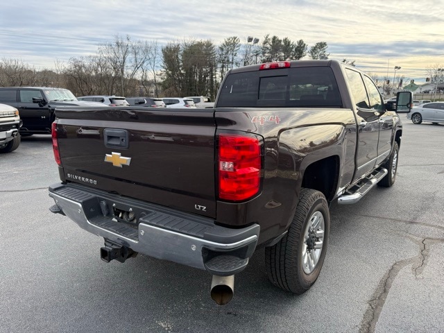 2016 Chevrolet Silverado 3500HD LTZ Image 4 of 12
