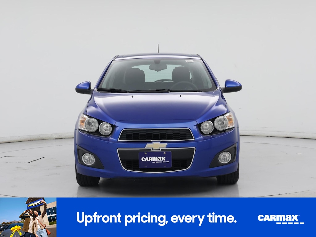 2016 Chevrolet Sonic LT Image 2 of 18