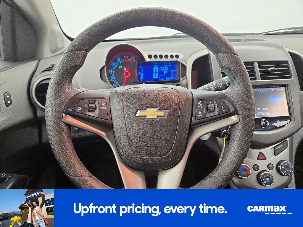 2016 Chevrolet Sonic LT Image 10 of 18