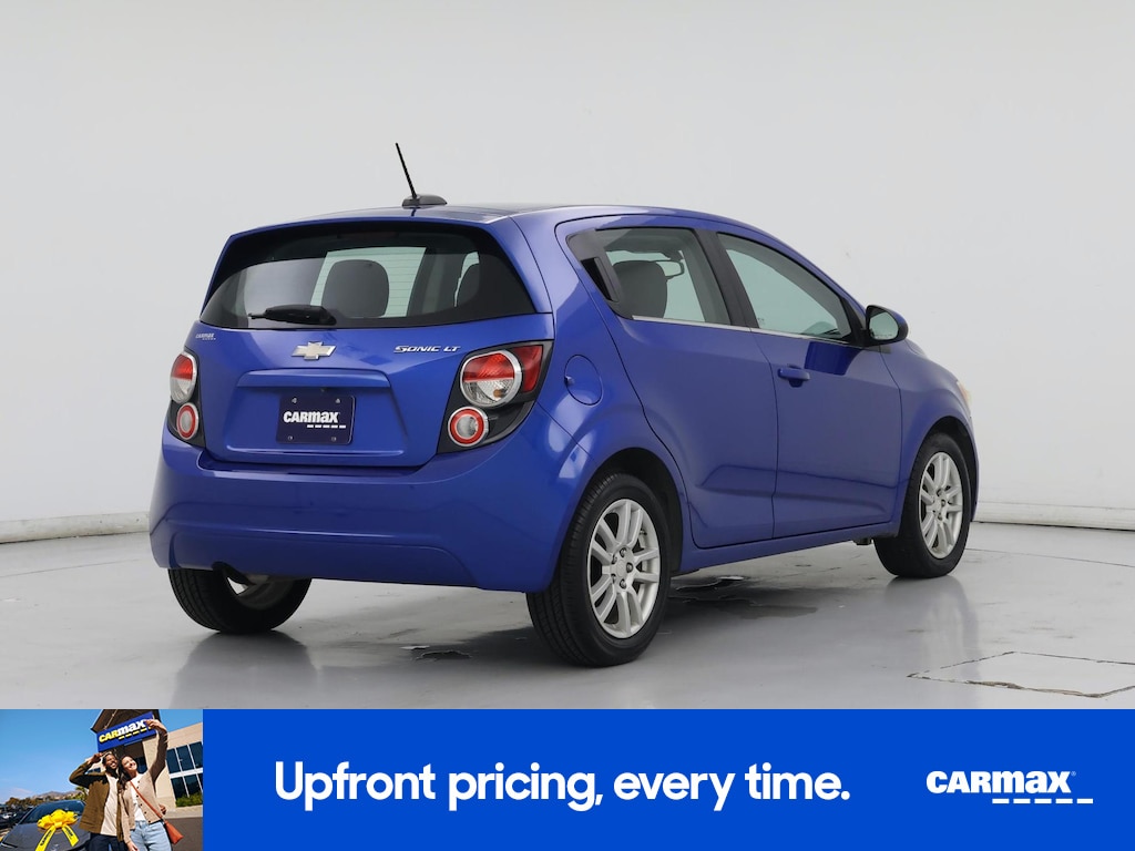 2016 Chevrolet Sonic LT Image 5 of 18