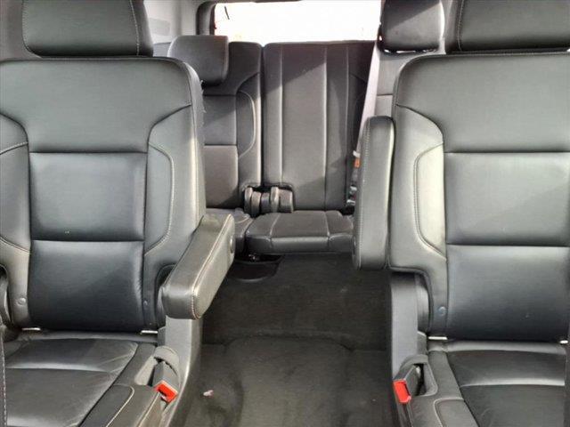 2016 Chevrolet Suburban LT Image 12 of 34
