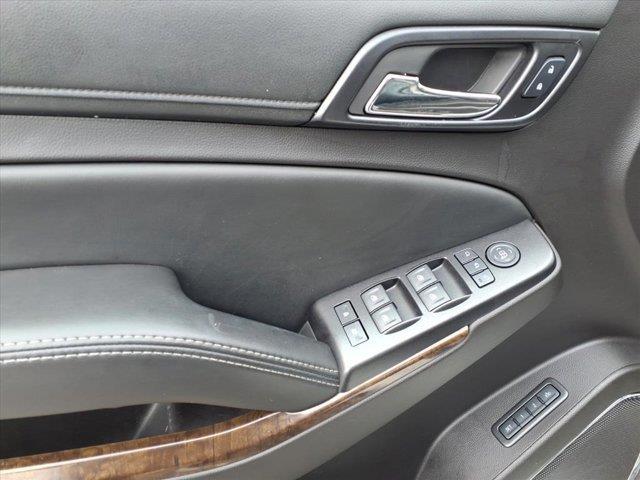 2016 Chevrolet Suburban LT Image 21 of 34