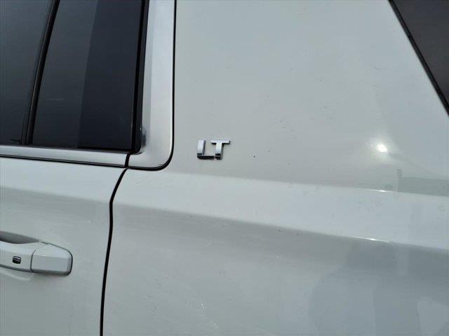 2016 Chevrolet Suburban LT Image 25 of 34