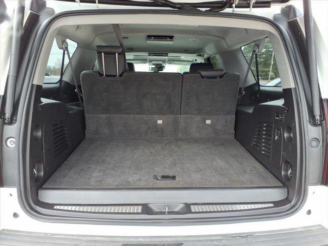 2016 Chevrolet Suburban LT Image 10 of 34