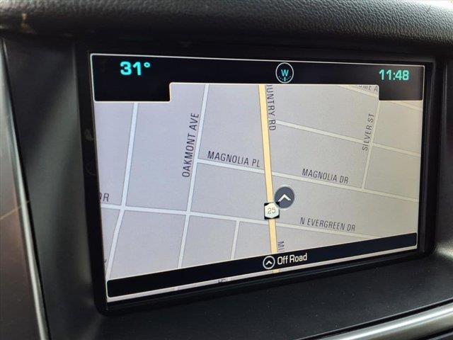 2016 Chevrolet Suburban LT Image 19 of 34