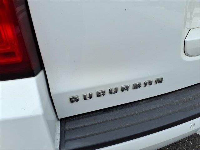 2016 Chevrolet Suburban LT Image 26 of 34