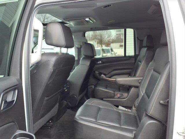 2016 Chevrolet Suburban LT Image 13 of 34