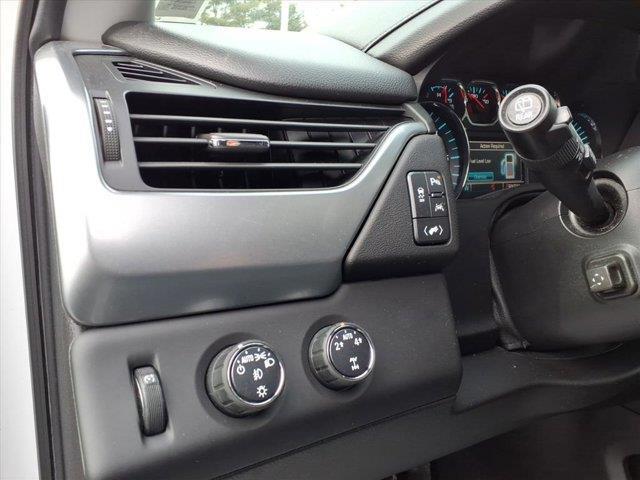 2016 Chevrolet Suburban LT Image 24 of 34