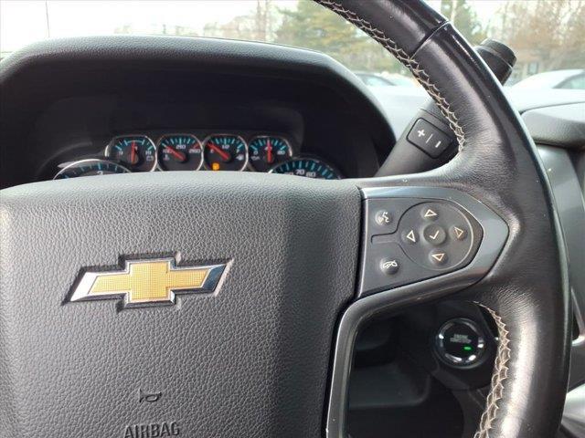 2016 Chevrolet Suburban LT Image 16 of 34