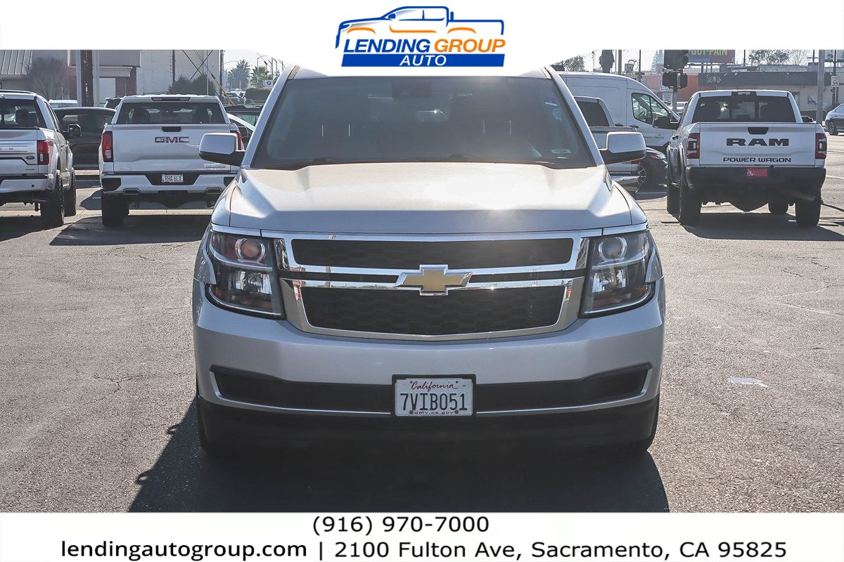 2016 Chevrolet Suburban LT Image 2 of 27