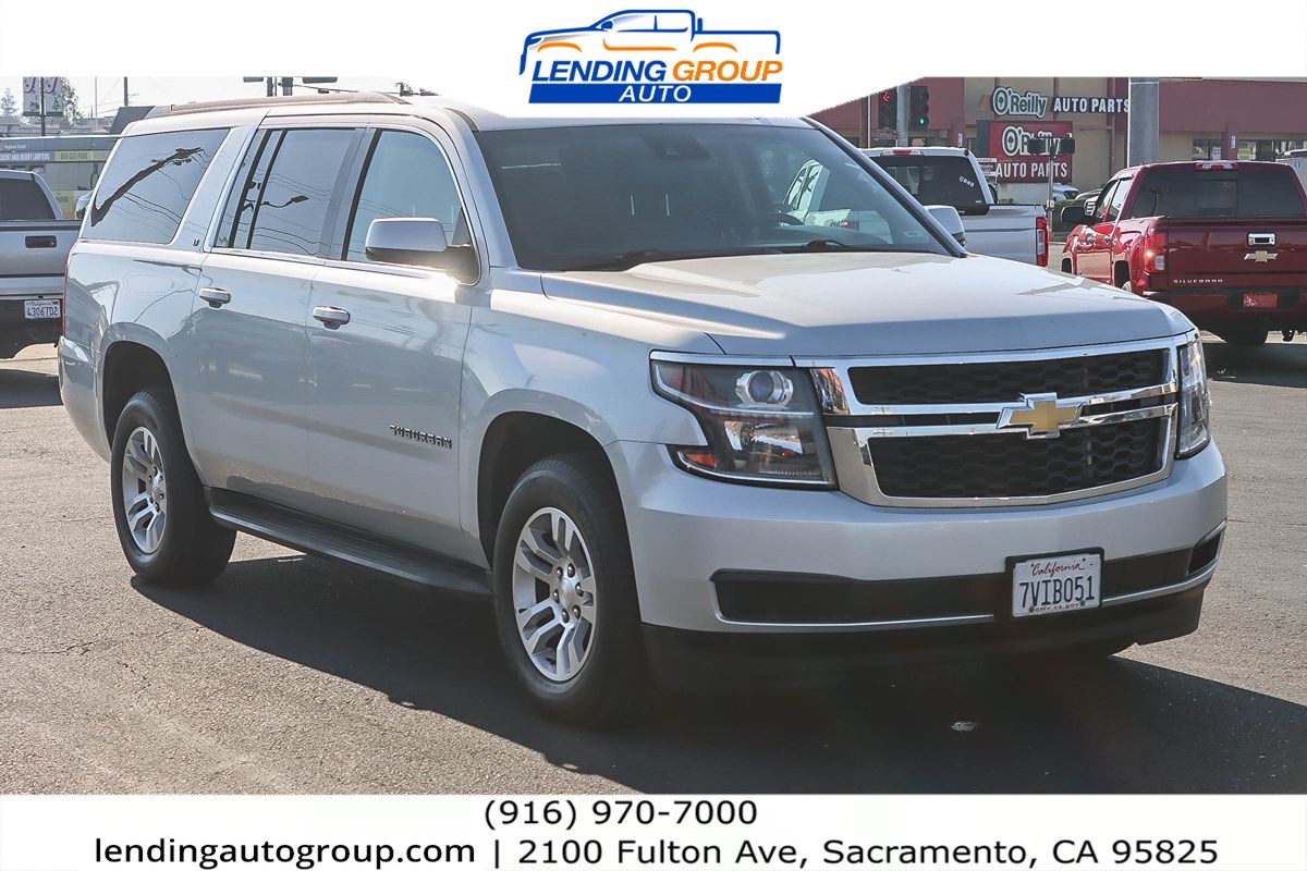 2016 Chevrolet Suburban LT Image 3 of 27
