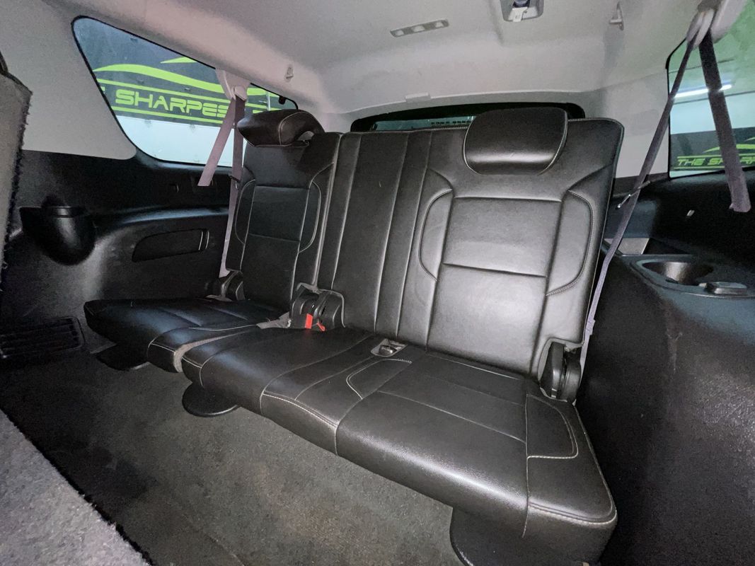 2016 Chevrolet Suburban LT Image 16 of 31