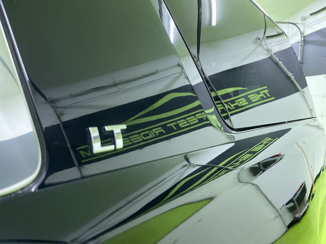 2016 Chevrolet Suburban LT Image 25 of 31