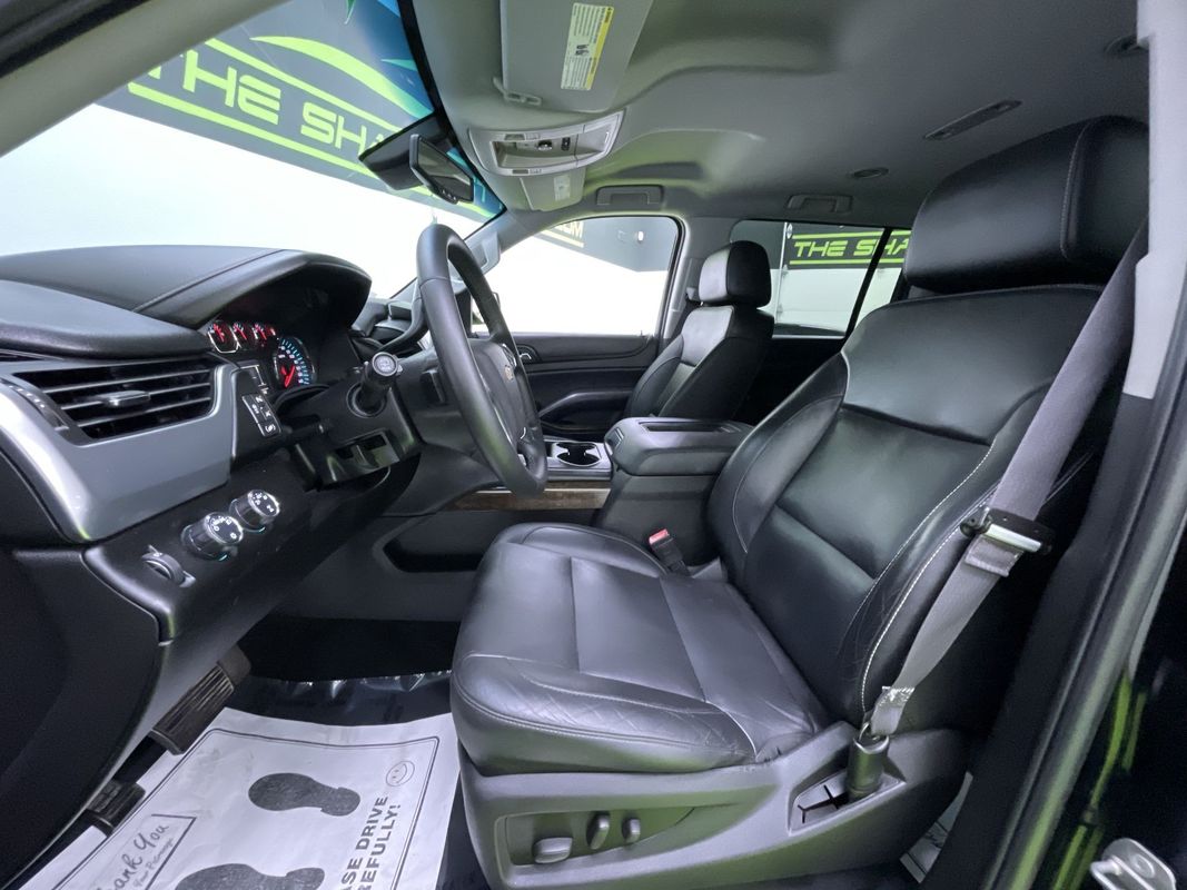 2016 Chevrolet Suburban LT Image 14 of 31