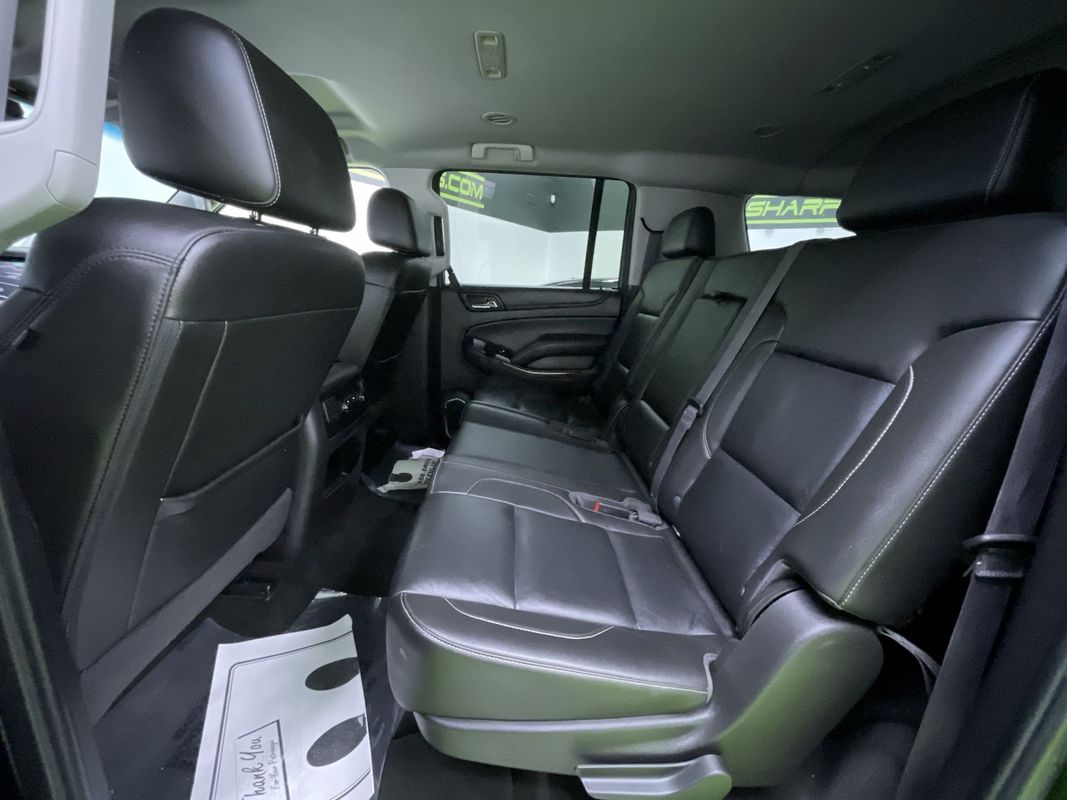 2016 Chevrolet Suburban LT Image 15 of 31