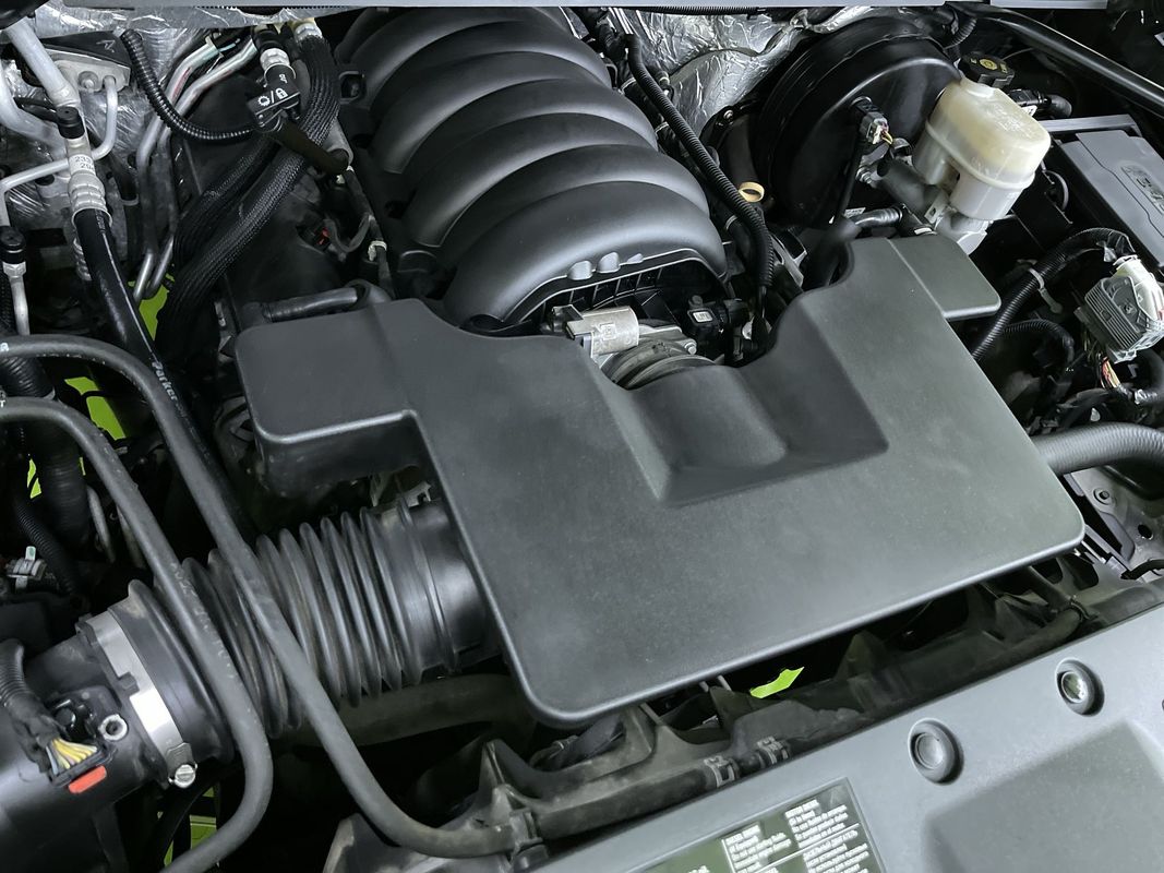 2016 Chevrolet Suburban LTZ Image 7 of 29