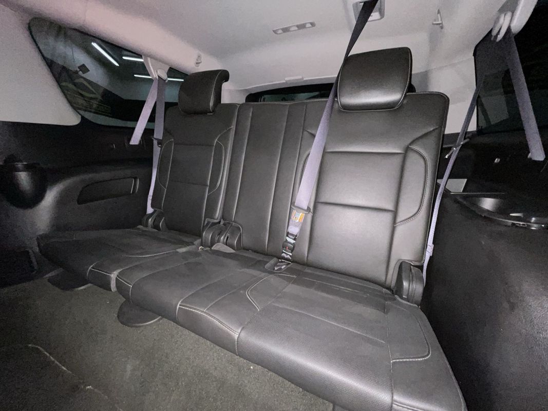 2016 Chevrolet Suburban LTZ Image 14 of 29