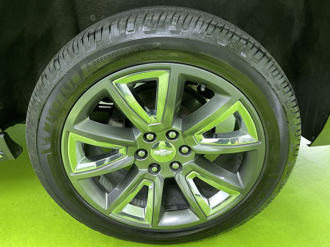 2016 Chevrolet Suburban LTZ Image 8 of 29