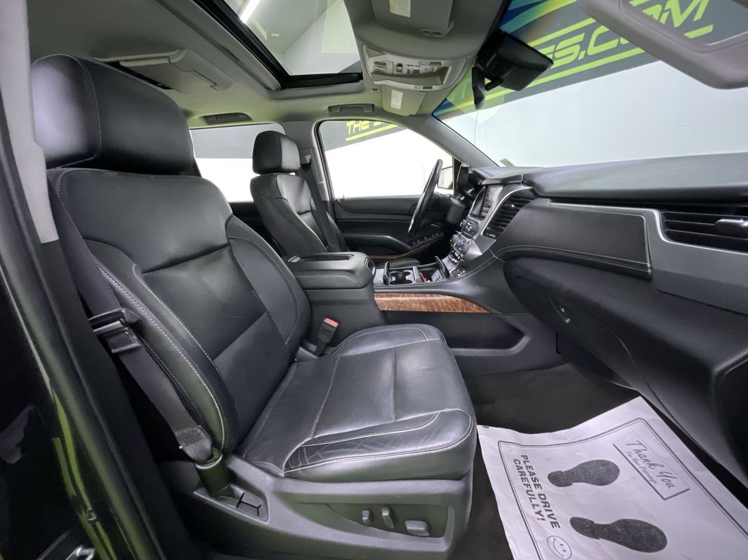 2016 Chevrolet Suburban LTZ Image 12 of 29
