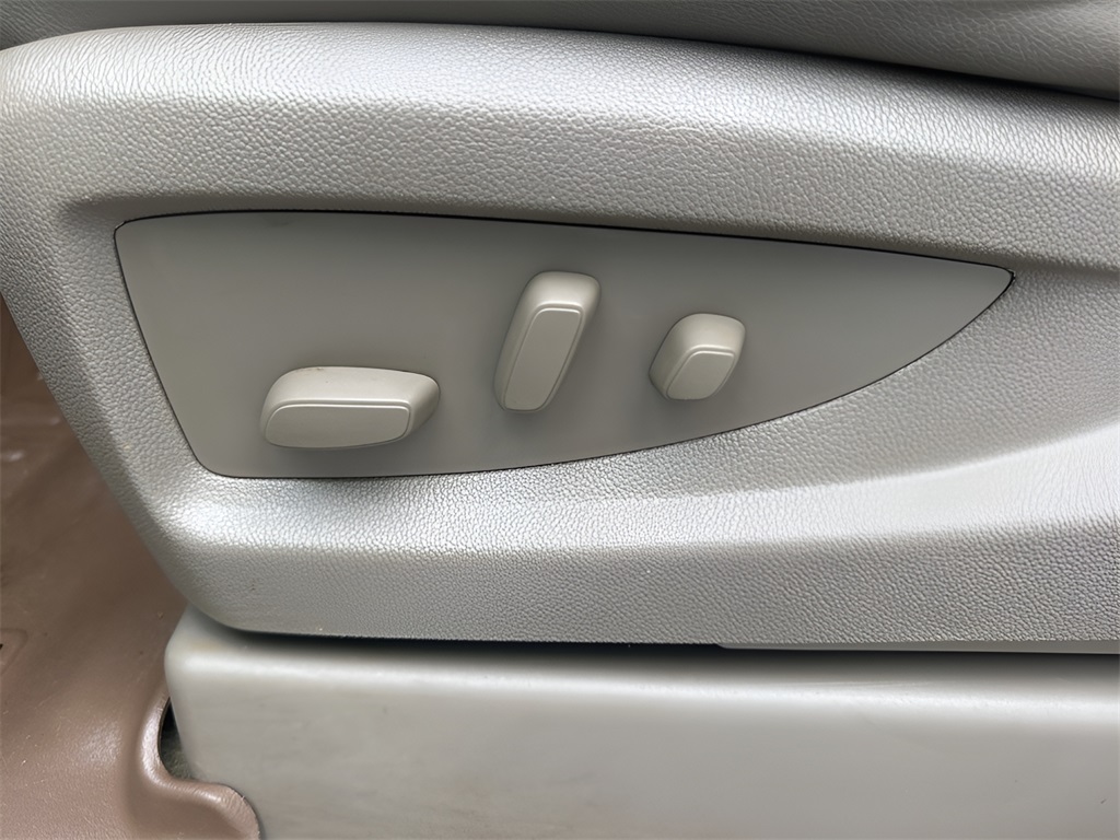 2016 Chevrolet Tahoe LTZ Image 25 of 40