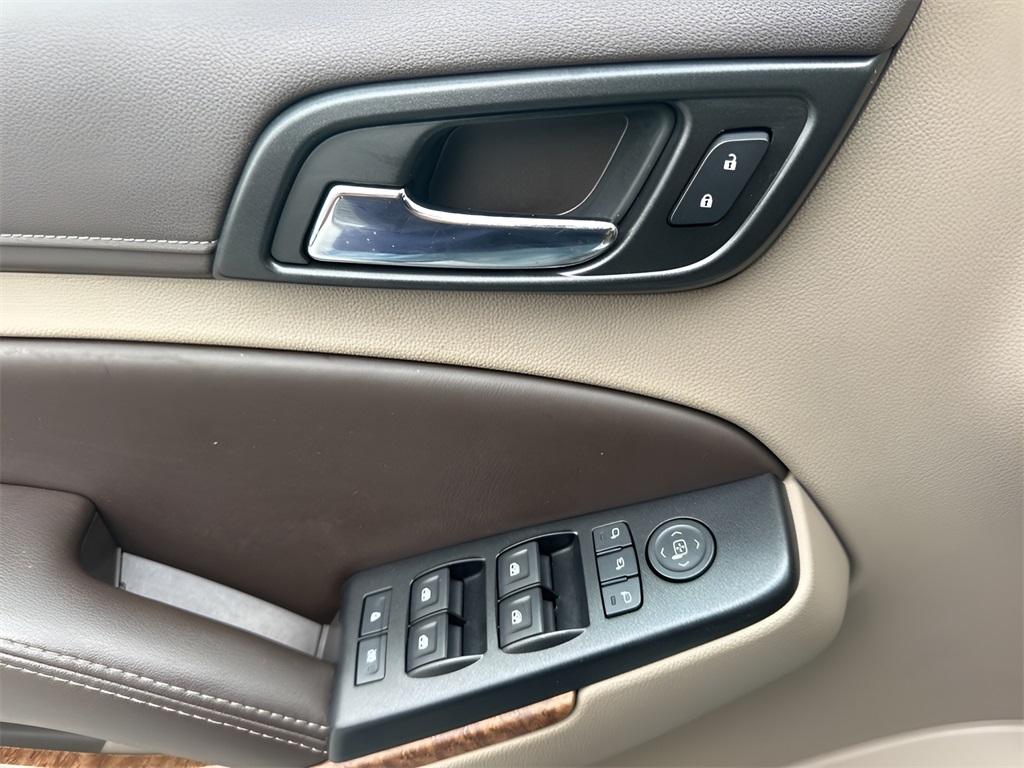 2016 Chevrolet Tahoe LTZ Image 27 of 40