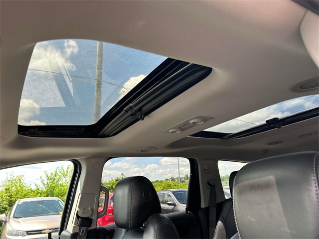 Vehicle image 33 of 43