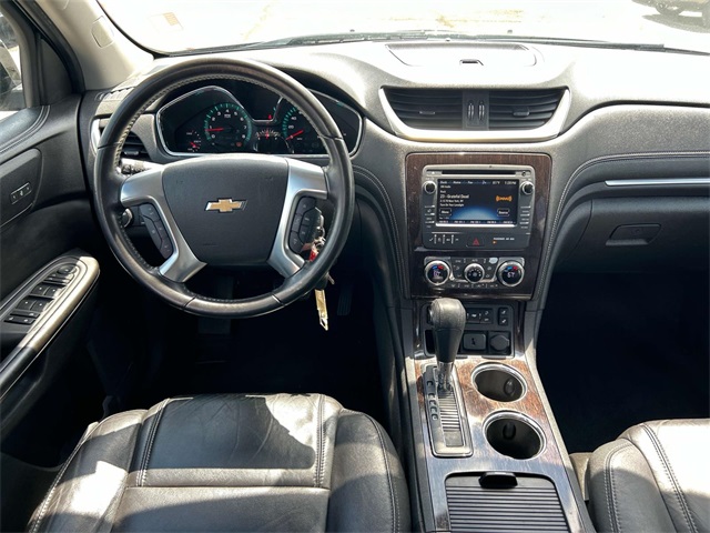 Vehicle image 14 of 43