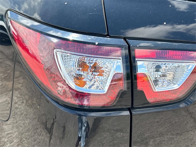 Vehicle image 10 of 43
