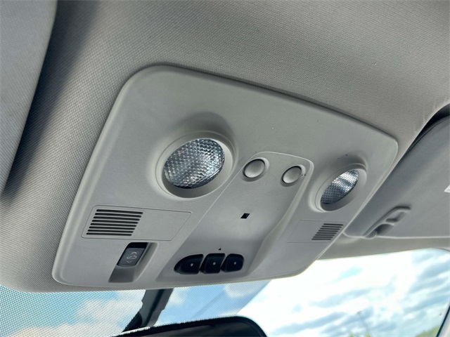 Vehicle image 41 of 43