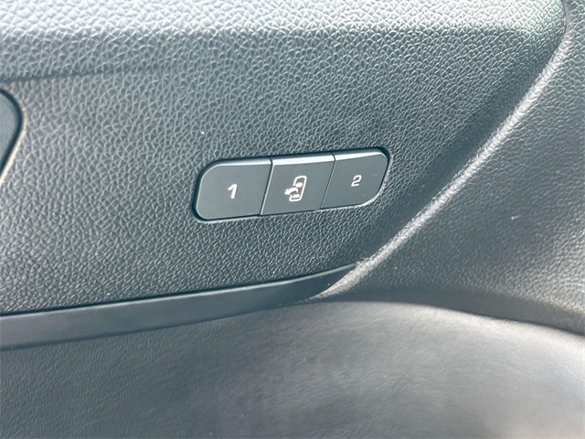 Vehicle image 29 of 43