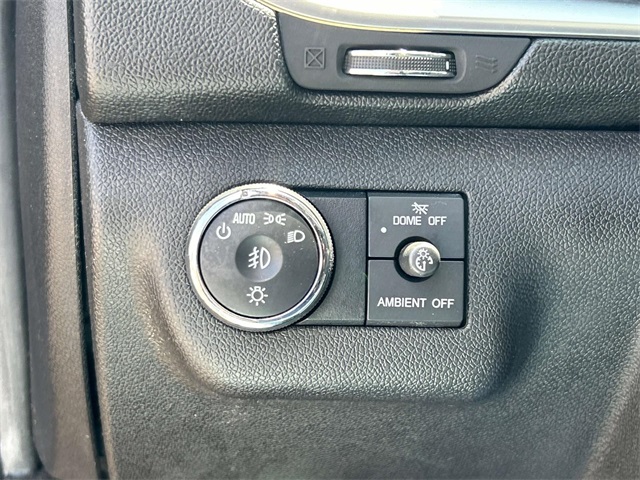 Vehicle image 34 of 43