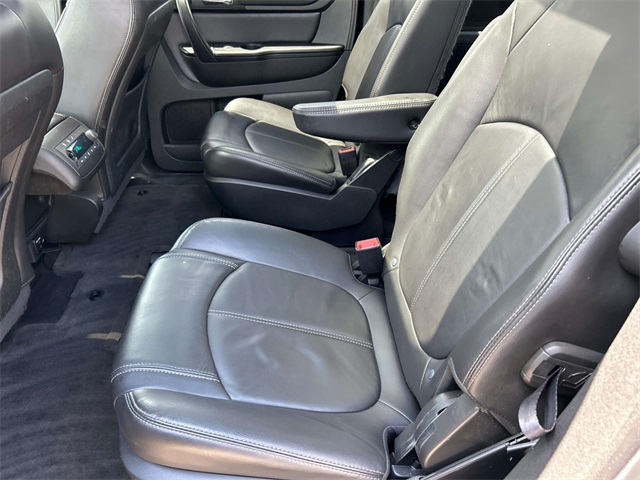 Vehicle image 20 of 43