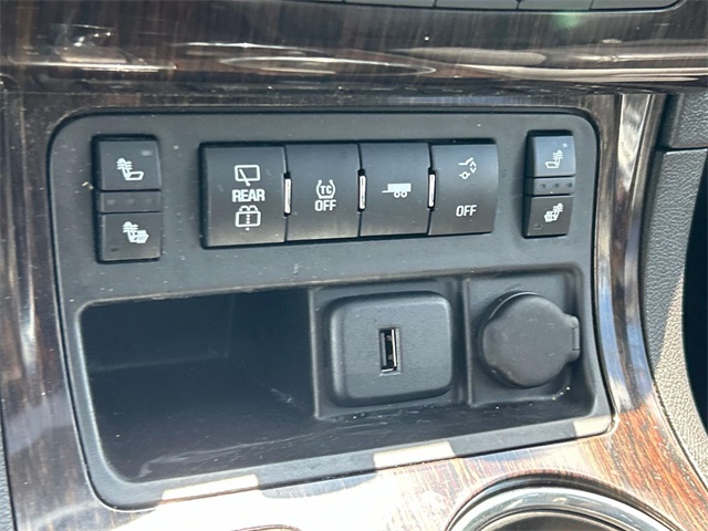 Vehicle image 40 of 43