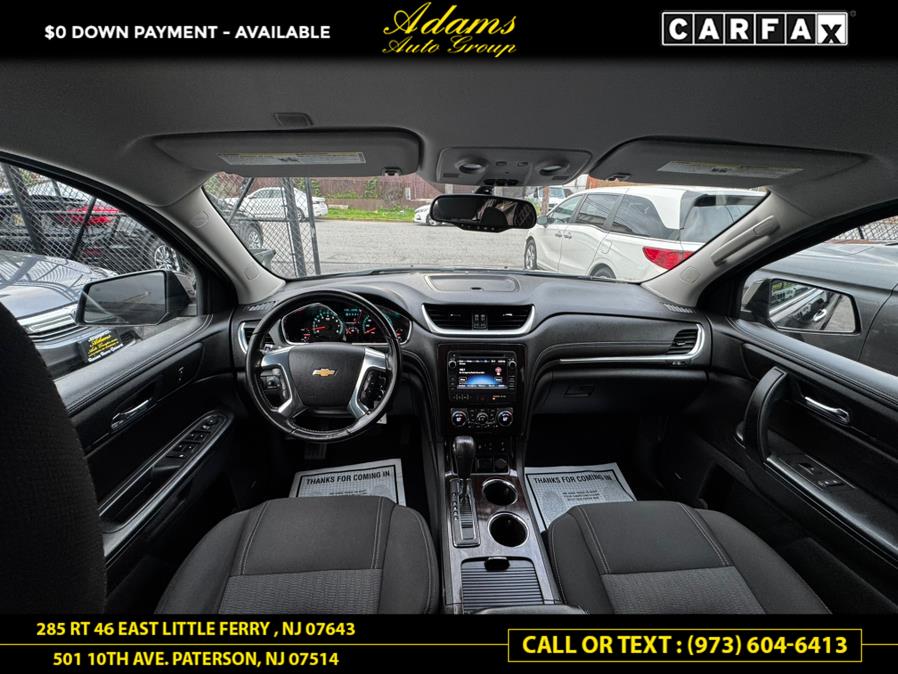 Vehicle image 13 of 19