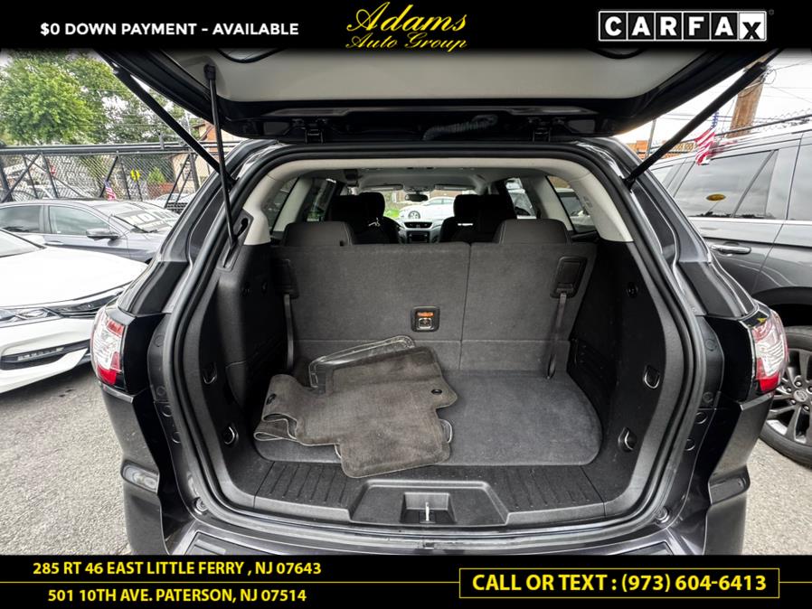 Vehicle image 14 of 19