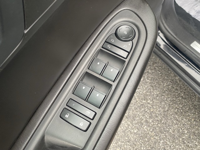 Vehicle image 13 of 39