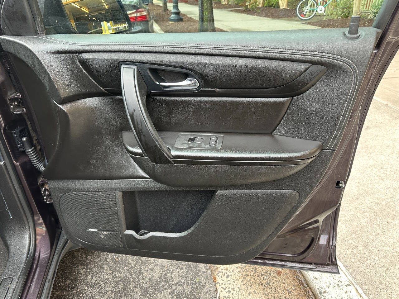 Vehicle image 13 of 24