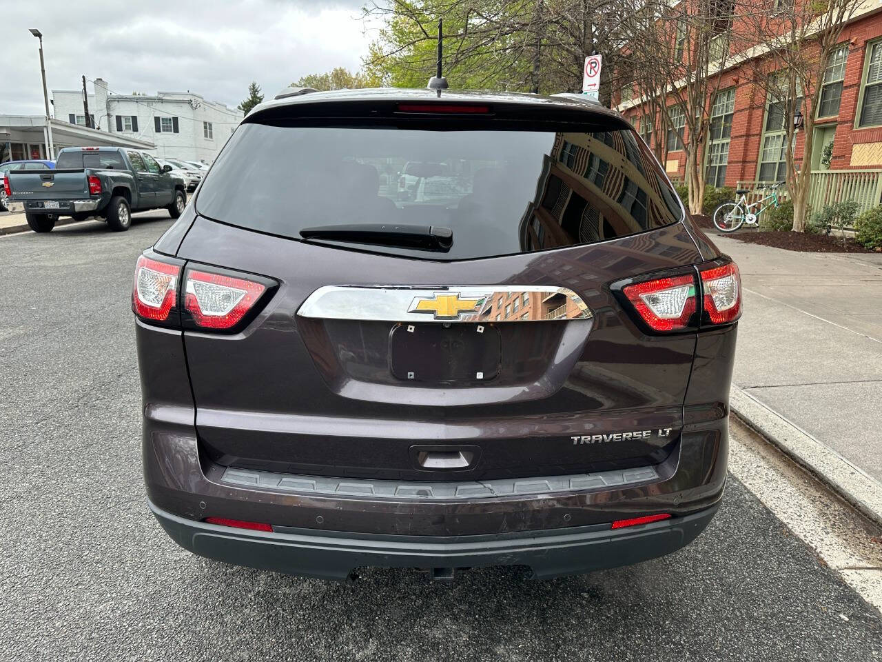 Vehicle image 7 of 24