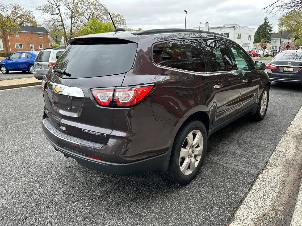 Vehicle image 5 of 24