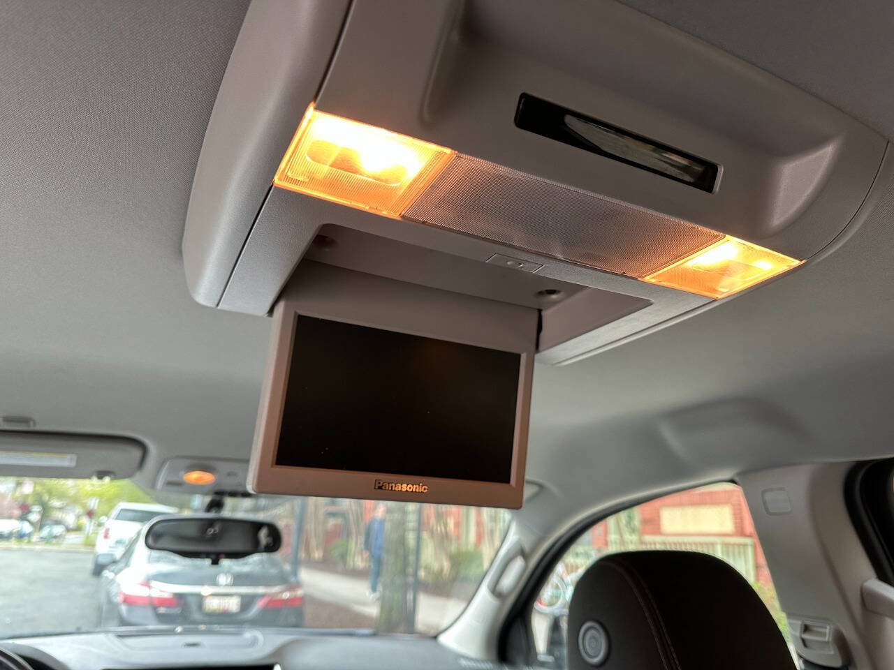 Vehicle image 18 of 24