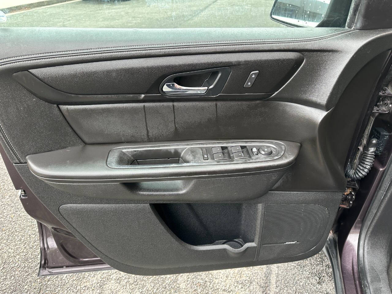 Vehicle image 10 of 24