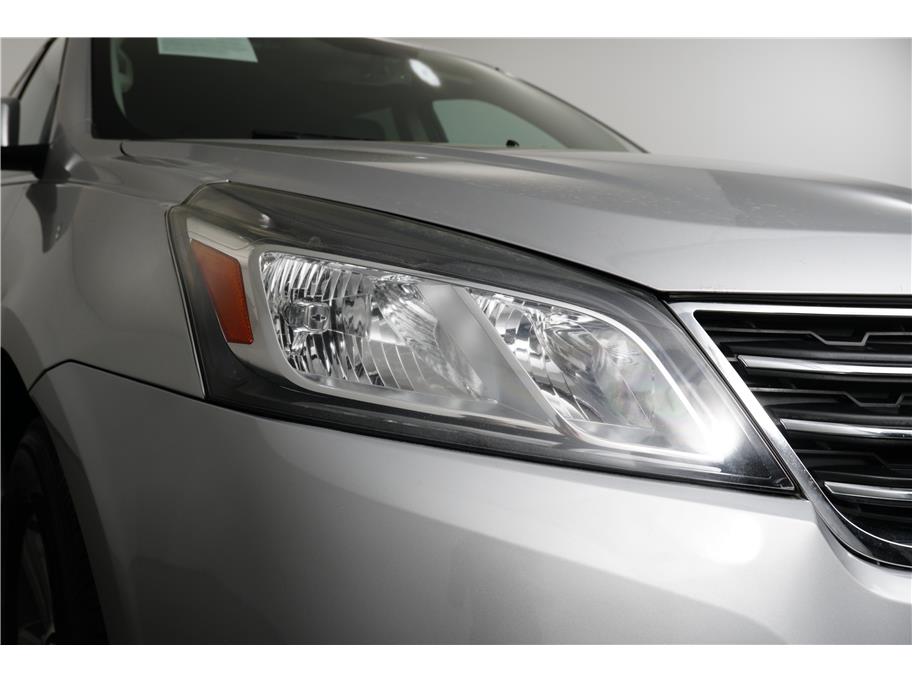 Vehicle image 9 of 28